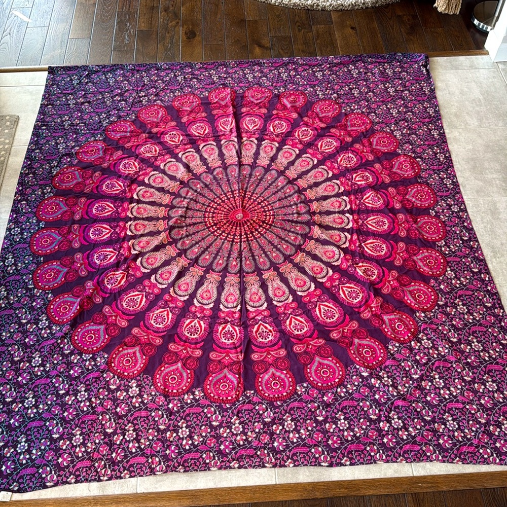 Gently Used Indian Bohemian Mandala Large Purple Printed Wall Decor Tapestry